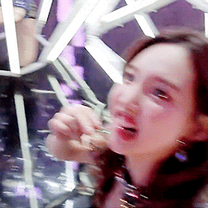 200207 TWICE TV "2019 MBC 가요대제전" 나연 움짤 - 4p