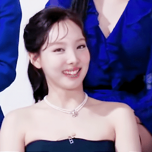 210423 Kstyle 인터뷰 나연 움짤 - 1p