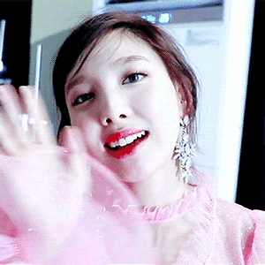 190926 NAYEON 129 Seconds 나연 움짤 - 1p
