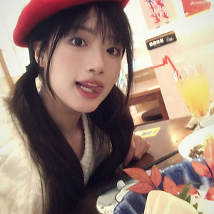 [胡馨尹/후신인] 작은 나비 후신인 웨이보