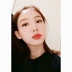 210222 트와이스타그램 인스타스토리 나연 움짤 - 1p