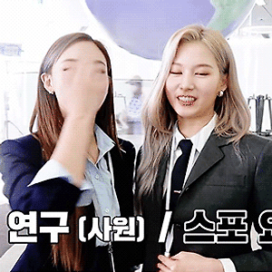 211201 TWICE TV "SCIENTIST" M/V Behind the Scenes EP.04 나연 움짤 - 3p