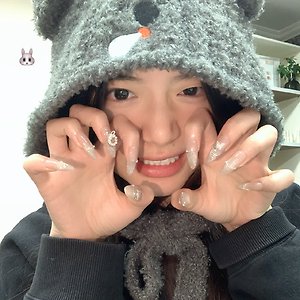[胡馨尹/후신인] 작은 나비 후신인 웨이보
