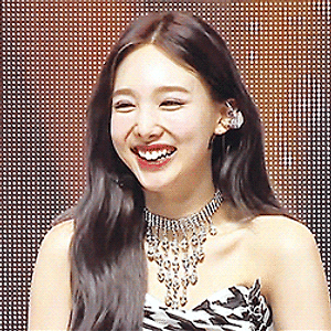 190923 TWICE SHOWCASE <Feel Special> 나연 움짤 - 2p