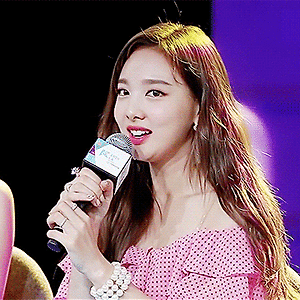 180813 [KCON 2018 LA X M2] STAR Live Talk 나연 움짤 - 3p