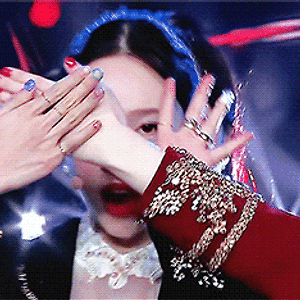 210110 골든디스크 CRY FOR ME, MORE&MORE, 수상 나연 움짤 - 7p