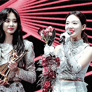 200105 골든디스크 (cr.나연이랑) 나연 움짤 - 1p