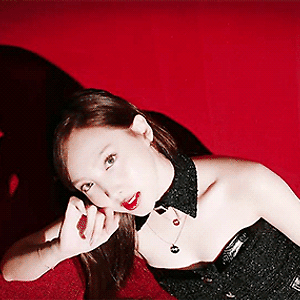TWICE JAPAN DEBUT 5th Anniversary『T・W・I・C・E』 DVD 나연 움짤 - 3p
