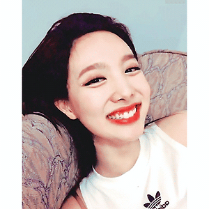 190519 콘콘콘 V LIVE 나연 움짤 - 9p