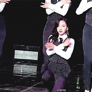 180520 TWICELAND ZONE 2 : Fantasy Park SIGNAL 나연 움짤 (cr.나연이랑) - 4p