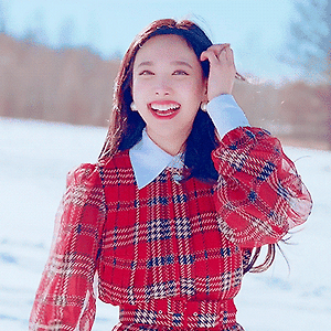181208 올해 제일 잘한 일 TEASER ONCE 나연 움짤 - 2p
