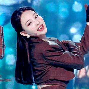 201108 인기가요 I CAN'T STOP ME, 1위 나연 움짤 - 6p