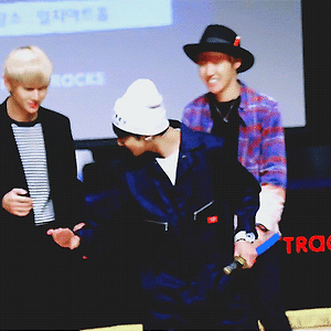 141127 강남 팬싸인회 (포토 타임) 정국 focus - cr. KOOKTV