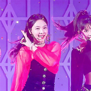 181105 YoY 쇼케이스 YES or YES 나연 움짤 (cr.first rabbit) - 3p