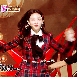 181111 인기가요 인터뷰, BDZ, YES or YES 나연 움짤 - 12p