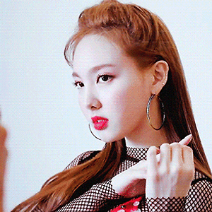190421 "FANCY" *JACKET MAKING FILM* 나연 움짤 - 4p
