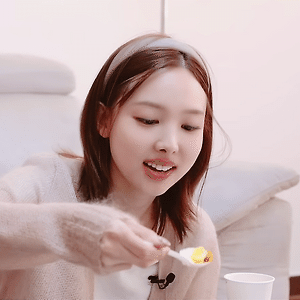 2WICE의 데이2 Season 2 ep.나모 나연 움짤 - 1p