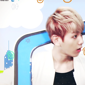 [GIF] 130721 인기가요 교통안전송 EXO BAEKHYUN 백현