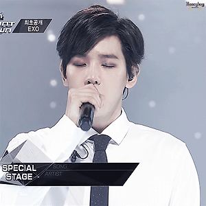 [GIF] 140605 엠카운트다운 월광 백현 BAEKHYUN