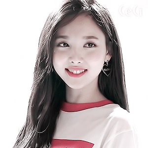 170322 CeCi 쉿!터뷰 나연 움짤 - 10p