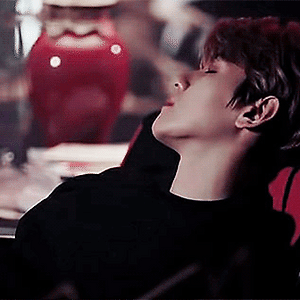 [GIF] SKECHERS d'lites diamond 백현 BAEKHYUN