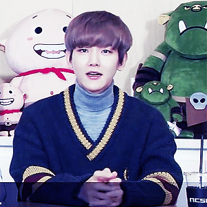 [GIF] 리니지 레드나이츠 EXO-CBX의 런칭 축하 영상 백현 baekhyun