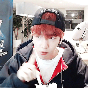 [GIF] 161122 SM슈퍼셀럽리그 백현 baekhyun (롤방)