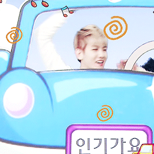 [GIF] 130721 인기가요 교통안전송 EXO BAEKHYUN 백현 CHANYEOL 찬열