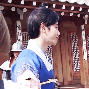 [GIF] 나무액터스 업데이트 tvcast 왕은을 보내는 왕소 메이킹 백현 Baekhyun