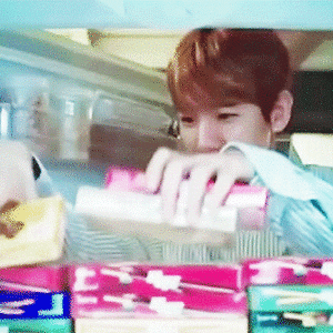 [GIF] 빼빼로 백현 BAEKHYUN