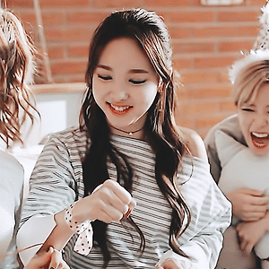 170307 2017 S/S TWICE by SPRIS 나연 움짤 - 3p