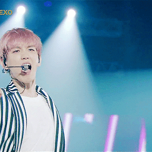 [GIF] 160117 M-ON! EXO'luxion in tokyo! 백현 4