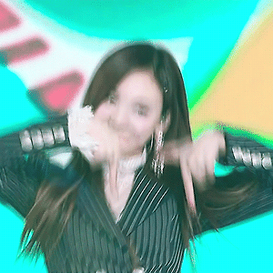 170222 가온 뮤직 어워즈 TT 나연 움짤 - 2p