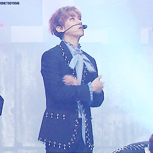 [GIF] 170101(161231) MBC 가요대제전 백현 baekhyun