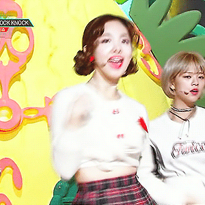 170224 뮤직뱅크 KNOCK KNOCK 나연 움짤 - 7p
