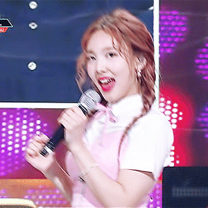 170602 뮤직뱅크 SIGNAL 나연 움짤 - 11p