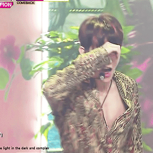 [GIF] 170726 쇼챔피언 백현 BAEKHYUN