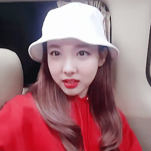 170518 트와이스 첫방 끝 V LIVE 나연 움짤 - 20p