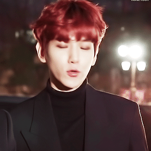 [GIF] 161120 섹션TV연예통신 AAA 레드카펫 엑소 백현 baekhyun