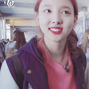 170626 TWICE TV5 -TWICE in SWITZERLAND- EP.16 나연 움짤 - 1p