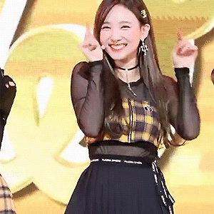 171109 엠카운트다운 LIKEY MPD 직캠 나연 움짤 - 20p