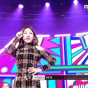 171231 가요대제전 Heart Shaker,LIKEY 나연 움짤 - 12p