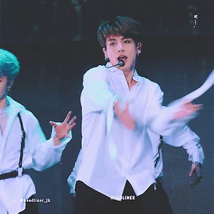 181128 AAA FAKE LOVE / 방탄소년단 정국 직캠 BTS JUNGKOOK FOCUS FANCAM - cr.HEADLINER
