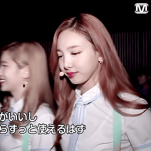 170618 엠넷재팬 엠카 백스테이지 나연 움짤 - 1p