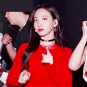 180506 엠넷재팬 엠카 백스테이지 나연 움짤 - 2p