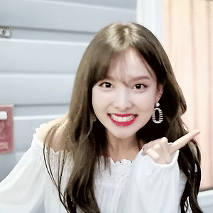 171020 원스의 마음을 훔쳐간 범인은? 나연 움짤 - 5p