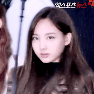 171103 뮤직뱅크 출근 나연 움짤 - 2p