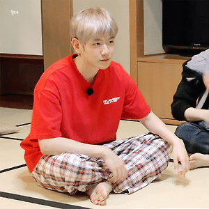 [GIF] 180618 EXO의 사타리 타고 세계여행! 선공개 컷 다람쥐들의 한 판 승부!