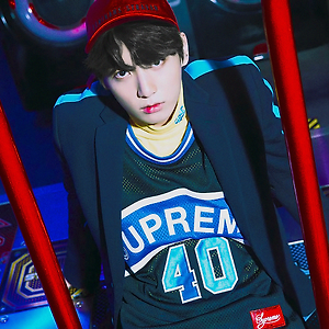 love yourself concept photo v,e 버전 보정