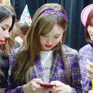 171109 M2 트와이스 1위 축하!! 나연 움짤 - 4p